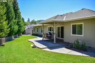 799 Three Pines Rd, Grants Pass, OR 97526 - Photo 25