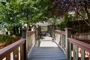 2939 SW Custer St, Portland, OR 97219 - Photo 39