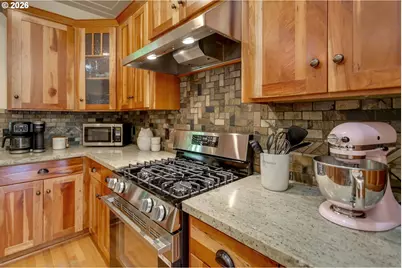 2939 SW Custer St, Portland, OR 97219 - Photo 13