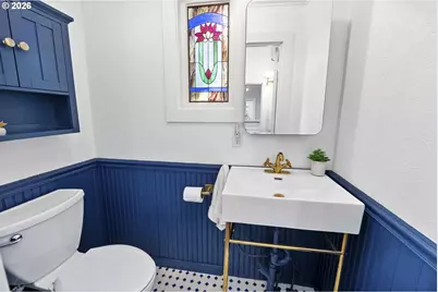 590 17th St, Astoria, OR 97103 - Photo 9