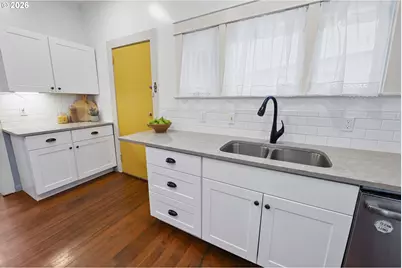 590 17th St, Astoria, OR 97103 - Photo 7