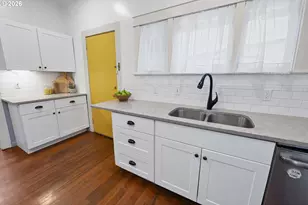 590 17th St, Astoria, OR 97103 - Photo 7