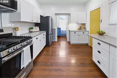 590 17th St, Astoria, OR 97103 - Photo 5