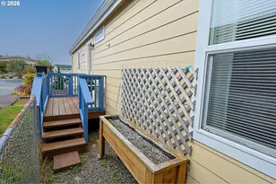 529 Puerto Vista Dr, Coos Bay, OR 97420 - Photo 35