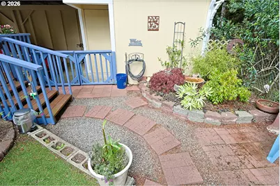 529 Puerto Vista Dr, Coos Bay, OR 97420 - Photo 31