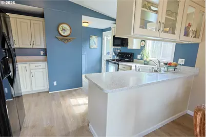 529 Puerto Vista Dr, Coos Bay, OR 97420 - Photo 11
