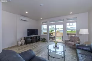 1433 37th St, Florence, OR 97439 - Photo 35