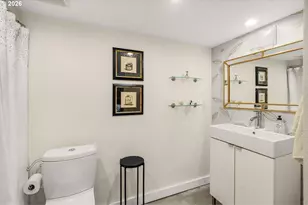 1361 SW Broadway Dr, Portland, OR 97201 - Photo 43