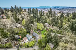 1361 SW Broadway Dr, Portland, OR 97201 - Photo 5