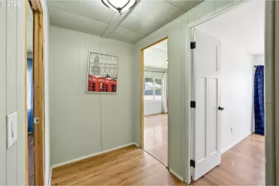 1404 NW Wallace Rd, McMinnville, OR 97128 - Photo 13
