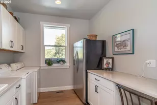 1788 NE Reagan Dr, Roseburg, OR 97470 - Photo 27