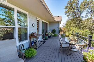 1788 NE Reagan Dr, Roseburg, OR 97470 - Photo 7
