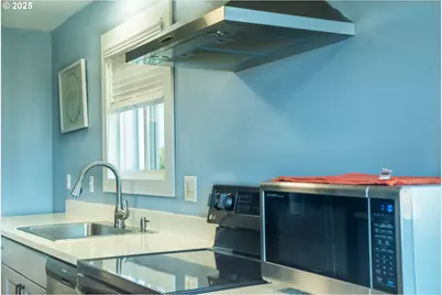 11910 NE Fremont St, Portland, OR 97220 - Photo 7