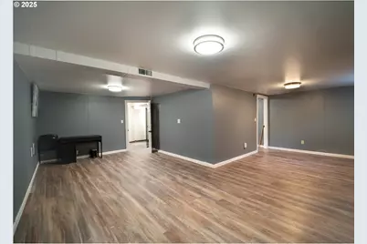 11910 NE Fremont St, Portland, OR 97220 - Photo 13