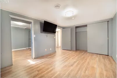 11910 NE Fremont St, Portland, OR 97220 - Photo 15