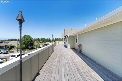 1975 Cleveland St, North Bend, OR 97459 - Photo 41