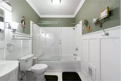 1975 Cleveland St, North Bend, OR 97459 - Photo 31