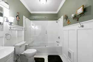 1975 Cleveland St, North Bend, OR 97459 - Photo 31