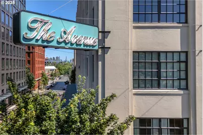 1400 NW Irving St #621, Portland, OR 97209 - Photo 1
