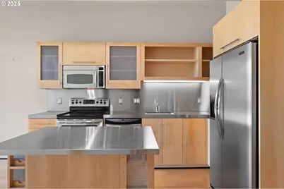 1400 NW Irving St #621, Portland, OR 97209 - Photo 13