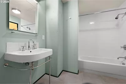 1400 NW Irving St #621, Portland, OR 97209 - Photo 27