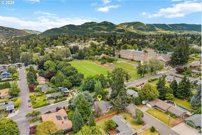506 17th St, Hood River, OR 97031 - Photo 47