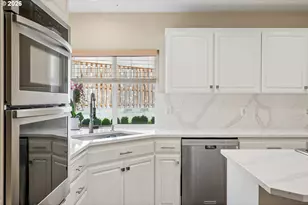 15579 SW 76th Ave, Portland, OR 97224 - Photo 13