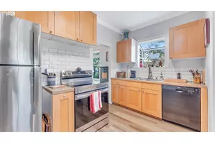 715 9th St, Oregon City, OR 97045 - Photo 17