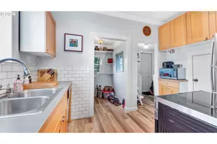 715 9th St, Oregon City, OR 97045 - Photo 15