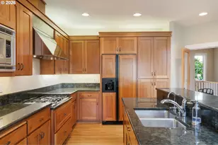 8676 SW Fairridge Way, Portland, OR 97223 - Photo 11