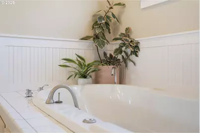 8676 SW Fair Ridge Way, Portland, OR 97223 - Photo 23