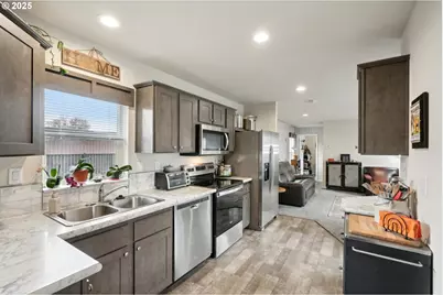 603 NW 6th Ct, McMinnville, OR 97128 - Photo 9