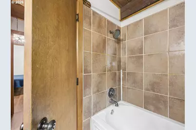 21423 E Meadow Crest Dr, Rhododendron, OR 97049 - Photo 15