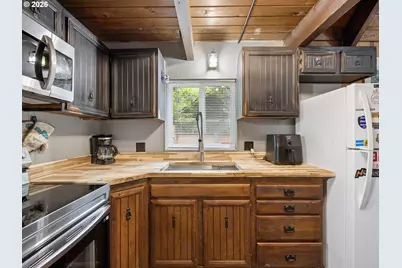 21423 E Meadow Crest Dr, Rhododendron, OR 97049 - Photo 9