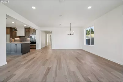 410 W 20th Way, La Center, WA 98629 - Photo 9