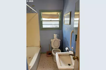 115 Main St, Wishram, WA 98673 - Photo 17