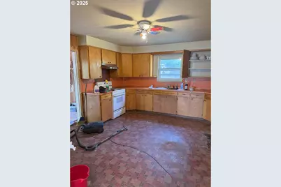 115 Main St, Wishram, WA 98673 - Photo 13