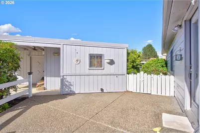 21986 Laurel Ave, Aurora, OR 97002 - Photo 29