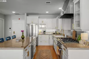 2020 SW Market St Dr, Portland, OR 97201 - Photo 11