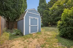1712 SW Hensley Rd, Troutdale, OR 97060 - Photo 23
