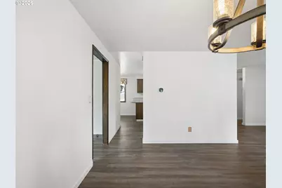 1712 SW Hensley Rd, Troutdale, OR 97060 - Photo 11