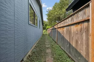 1712 SW Hensley Rd, Troutdale, OR 97060 - Photo 35