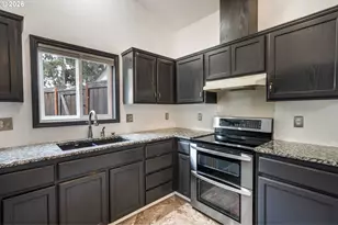 959 W 17th Ave, Junction City, OR 97448 - Photo 7
