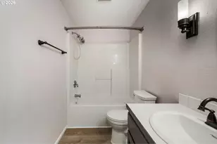 959 W 17th Ave, Junction City, OR 97448 - Photo 17