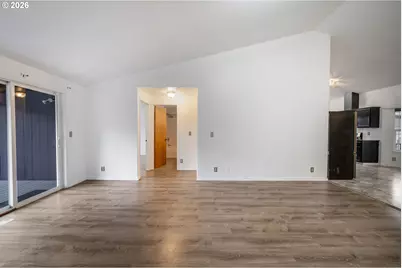 959 W 17th Ave, Junction City, OR 97448 - Photo 9