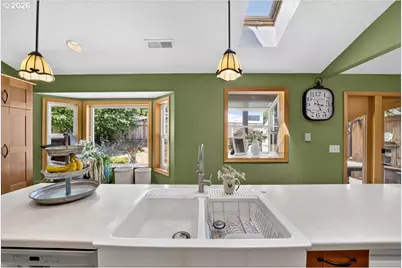 417 Blue Jay Ave, Forest Grove, OR 97116 - Photo 17
