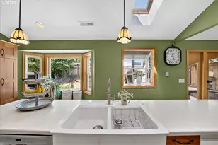 417 Blue Jay Ave, Forest Grove, OR 97116 - Photo 17