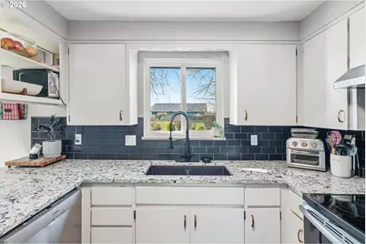 2490 SE Ermine St, Albany, OR 97322 - Photo 13