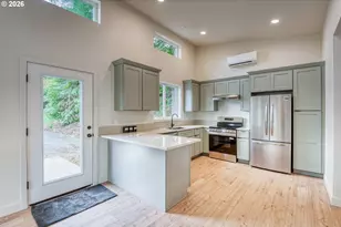 810 SE Beaver St, Toledo, OR 97391 - Photo 7