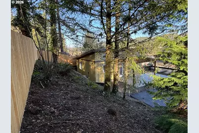 810 SE Beaver St, Toledo, OR 97391 - Photo 3